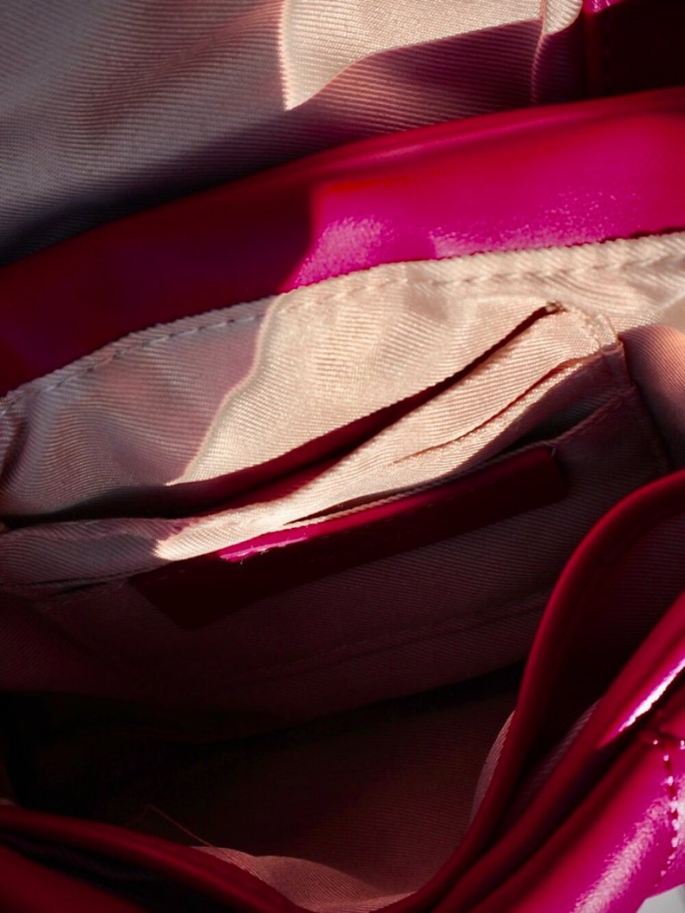 NWT Jason Wu Fuchsia Quilted‎ Vegan Leather Crossbody Bag with Gold Hardware - Picture 9 of 9
